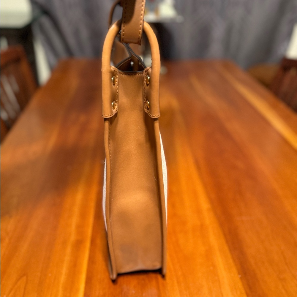 Michael Kors beautiful tan handbag - Picture 5 of 16